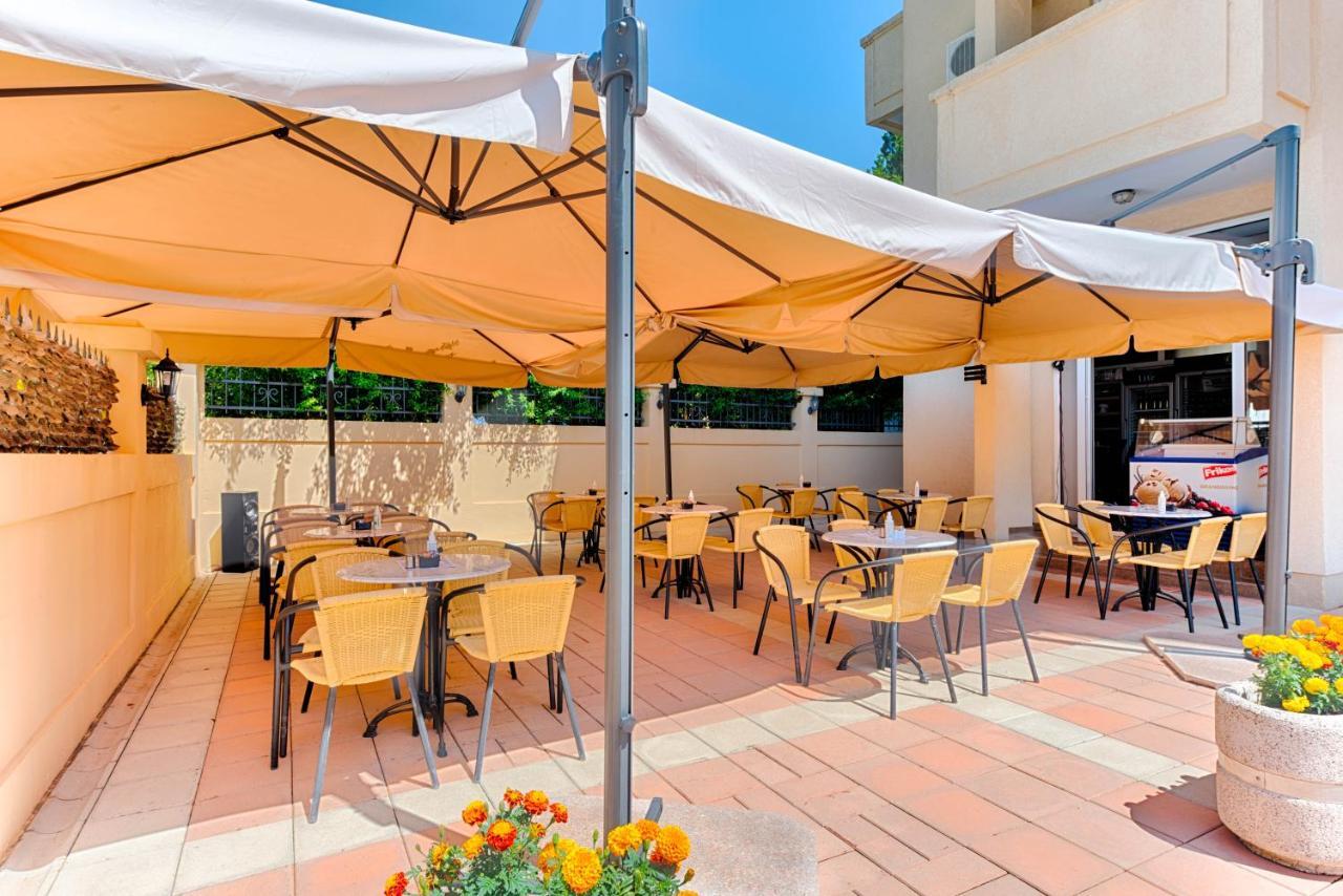 Hotel Dana Canj Exterior photo